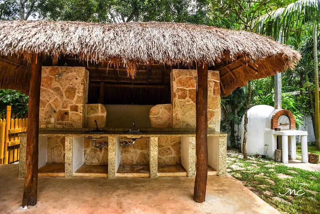 LA CASA DE PIEDRA” CON ALBERCA Y HORNO DE LENA PLAYA DEL CARMEN (Mexico) |  BOOKED